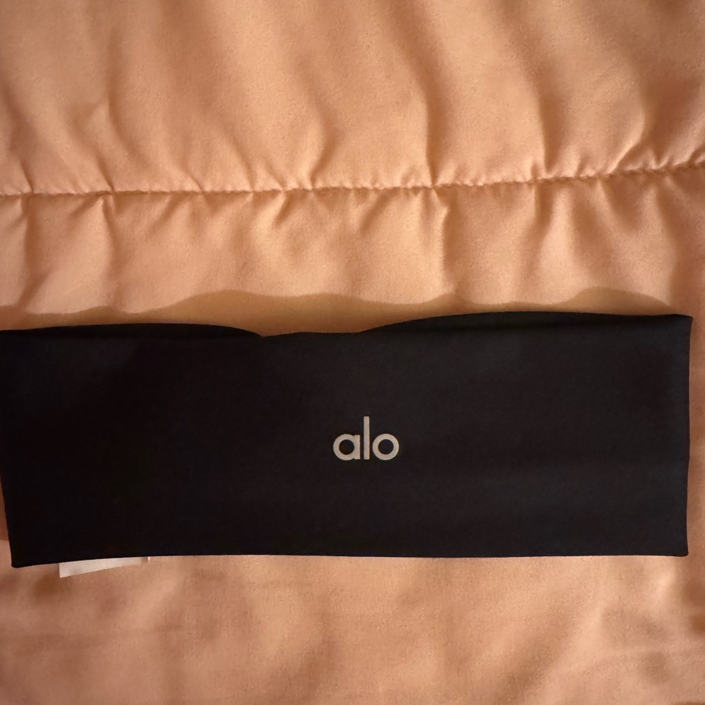 Alo Black Headband